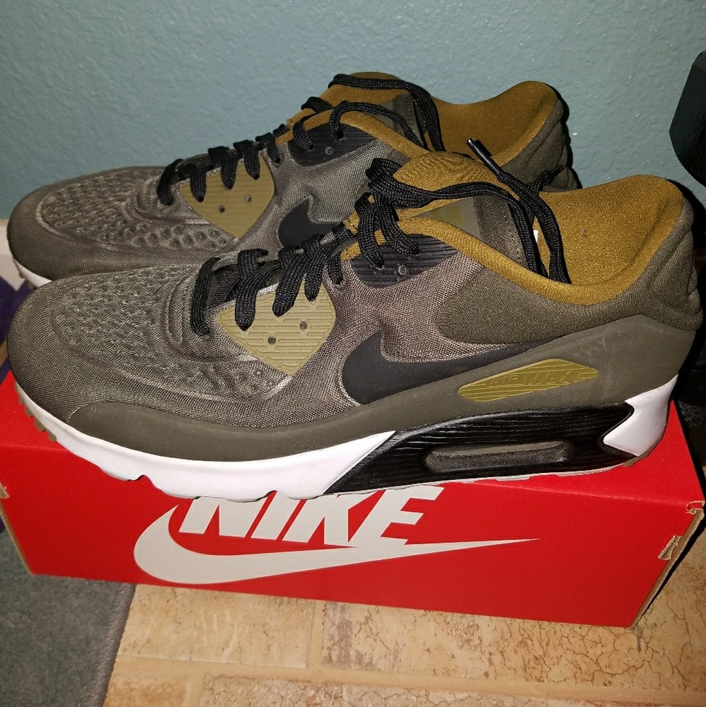 Men's Nike Air Max **SOLD ON Ⓜ**